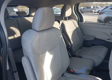 2024 Toyota Sienna Le from USA, damaged, VIN 5TDKSKFC2RS136723